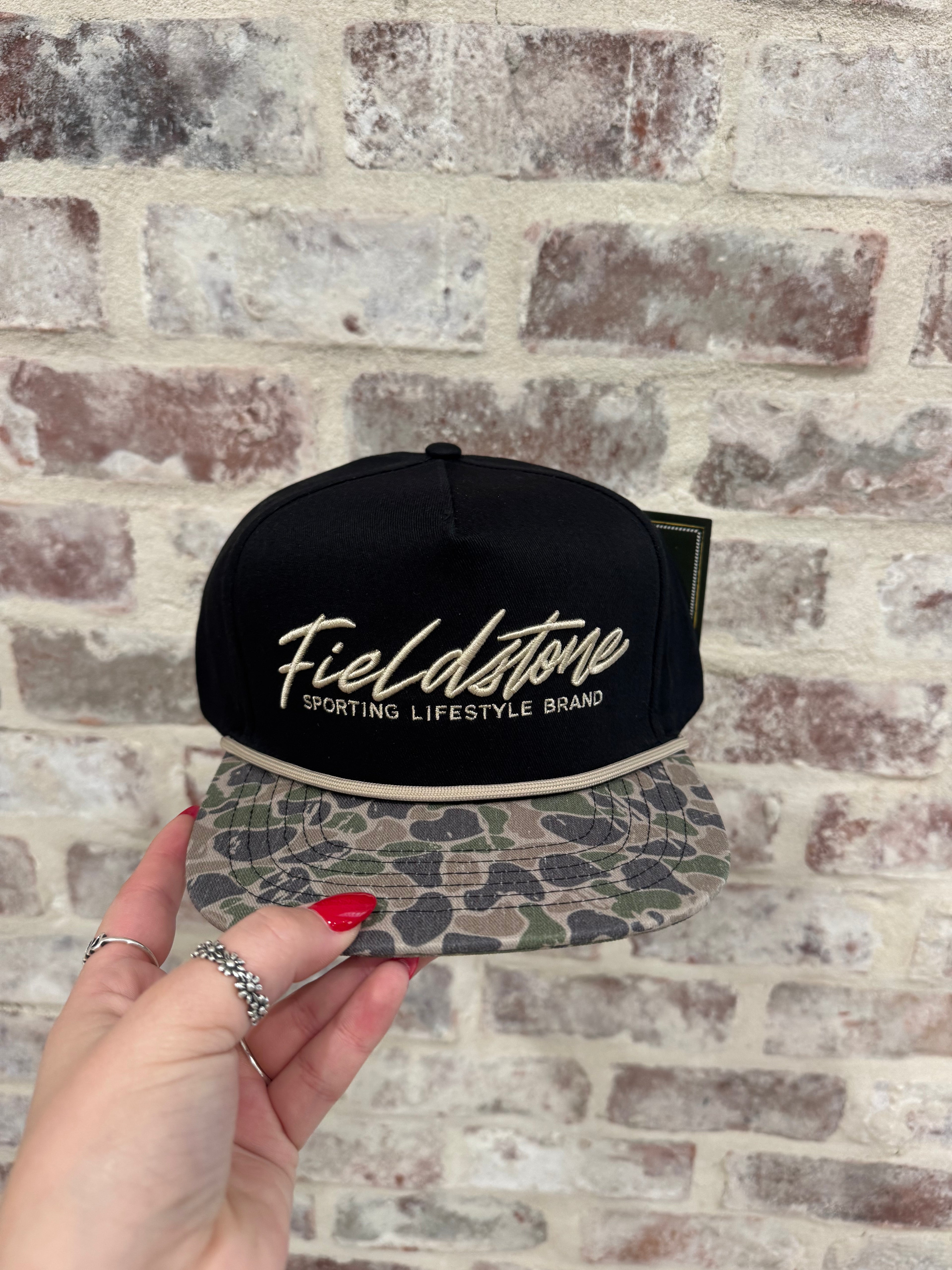 Fieldstone hat- black and camo